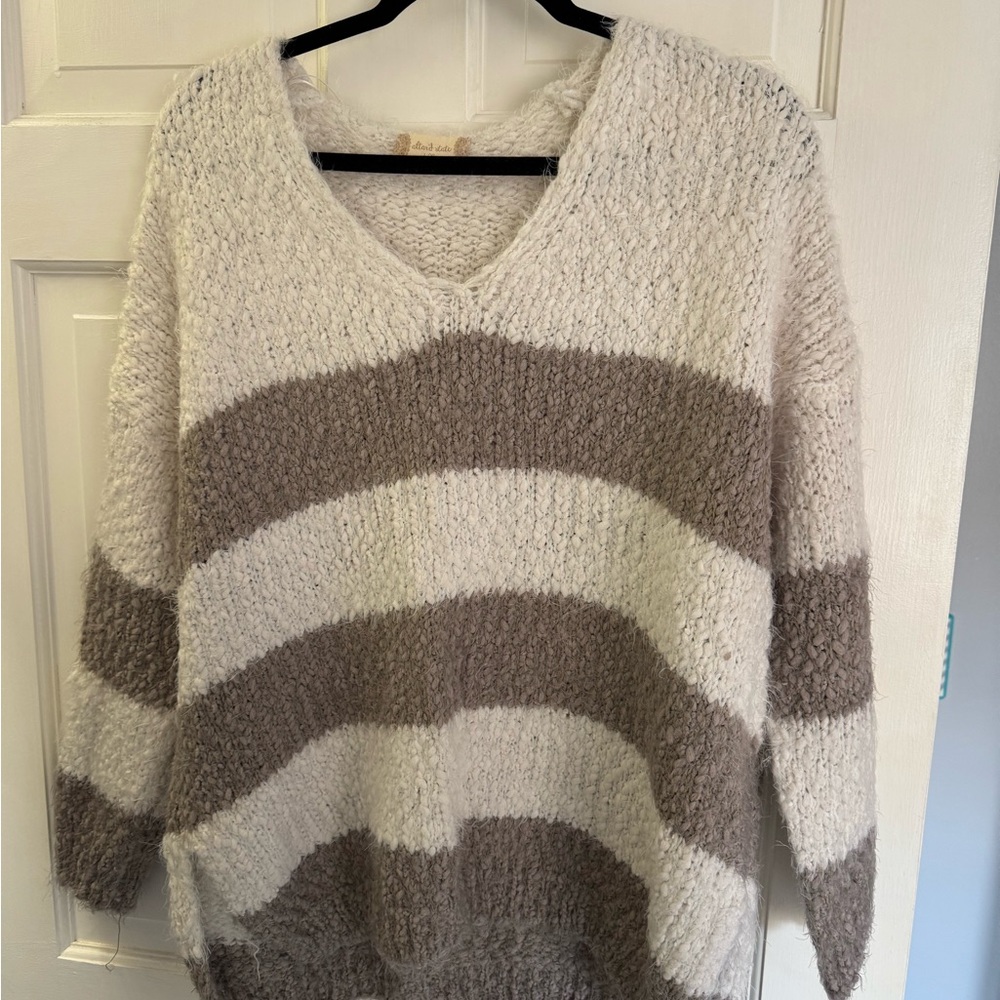Altar'd State V-Neck Sweater - Cream and Brown